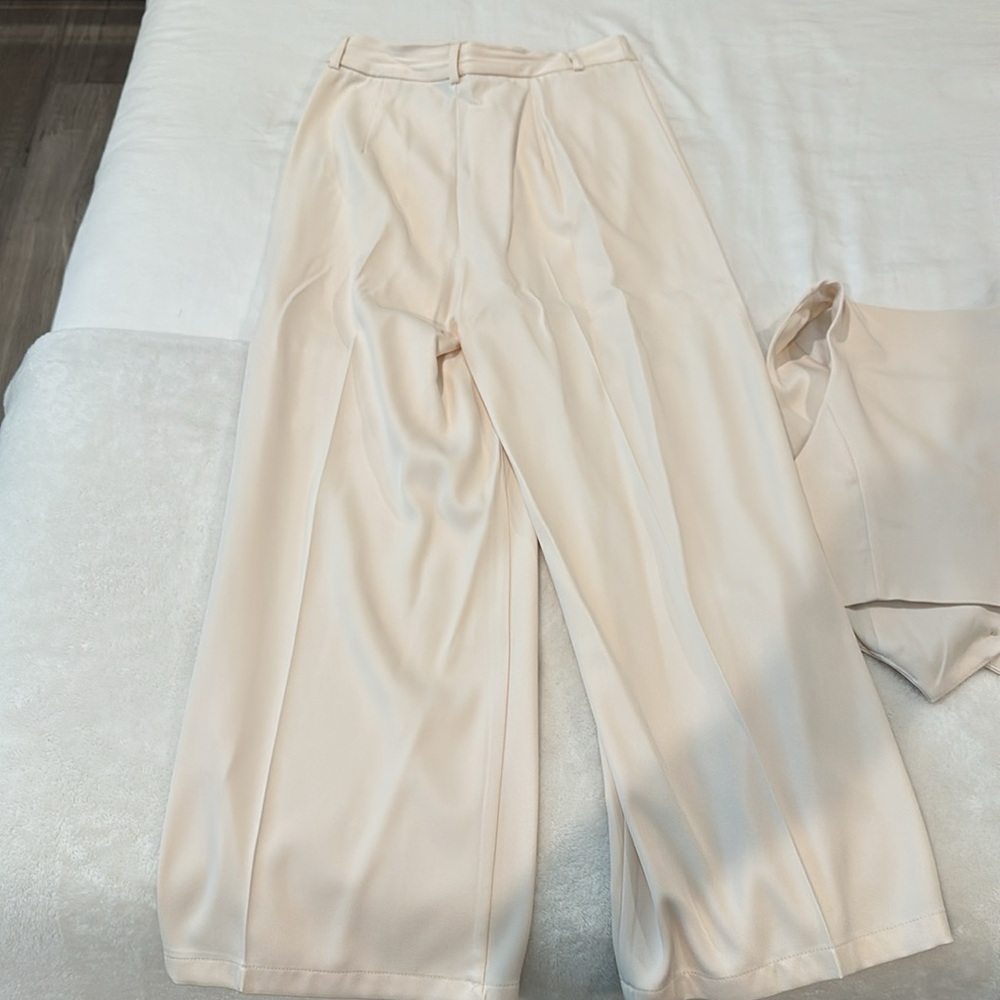 Suit Set - Picture 8 of 10